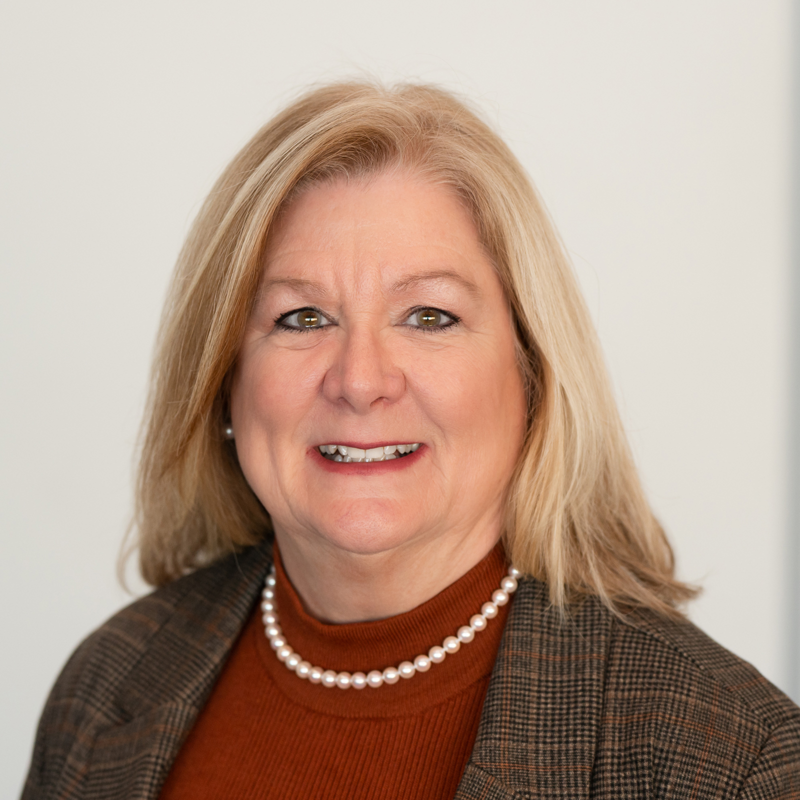 Deborah Robinson Bio Image